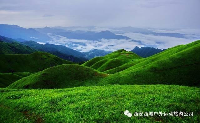 一乞丐想进入清华保安死活不让，校长见后大惊：快跟我进来！